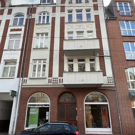Endless: Mitten Im Zentrum Inkl. Stellplatz Schwerin  Exterior photo